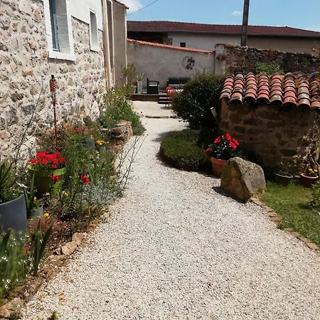 D'hotes Les Noisetiers Bed & Breakfast Saint-Martin-Lestra
